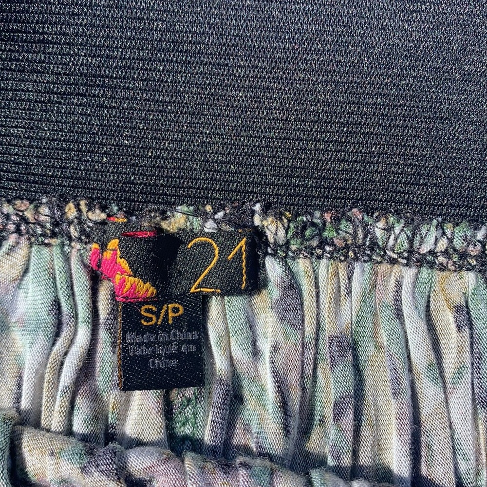 2 for $10.. Cute Camo skirt and V neck Beige - Picture 5 of 7